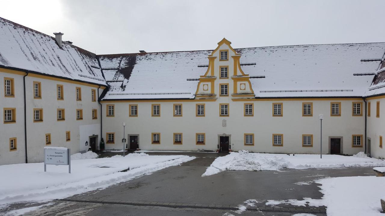 Tagungshaus Im Kloster Neresheim Hotel Exterior photo