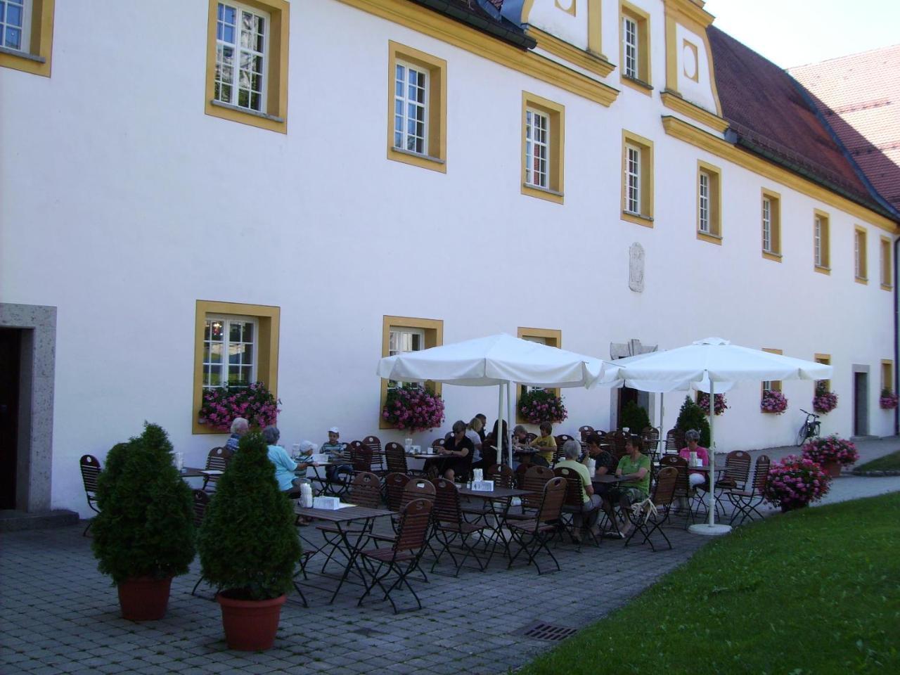 Tagungshaus Im Kloster Neresheim Hotel Exterior photo